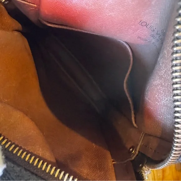 Louis Vuitton
LV Monogram Danube Vintage - Picture 8 of 13